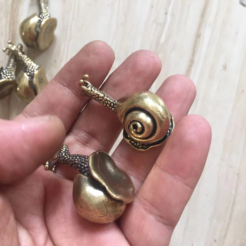 Personality Retro Pure Copper Mini Snail Statue Ornaments Desk Antique Brass Tea Pet Collection Home Decorations for Living Room images - 6