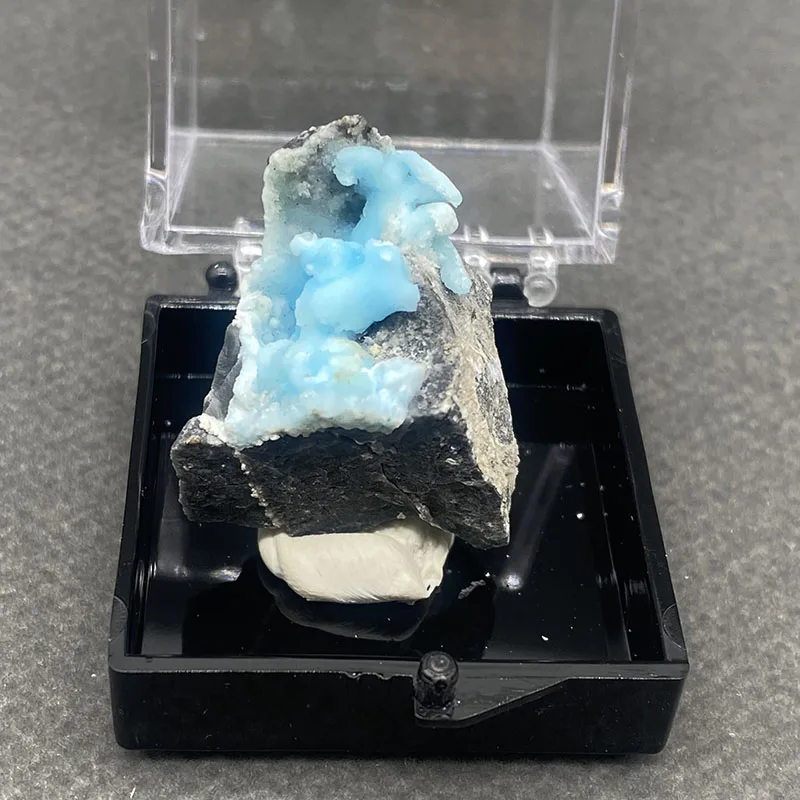 100%  Natural blue aragonite Mineral Specimens Stones and Crystals Healing Crystal +Box size ：35*35*35mm