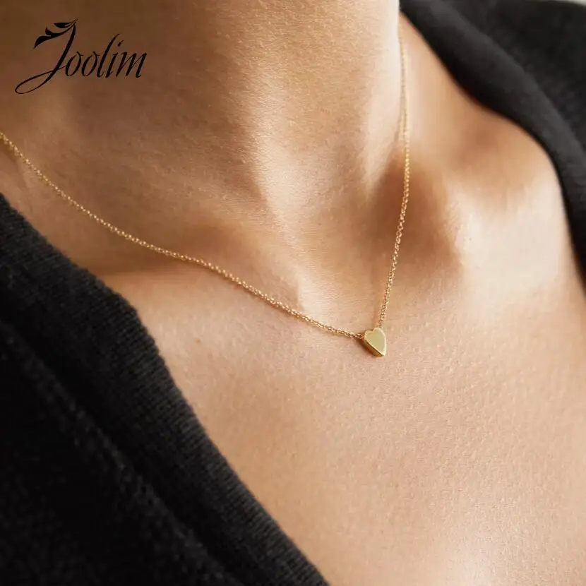 

Joolim Tarnish Free PVD Wholesale Romantic Dainty Love Heart Wafer Pendant Choker Chain Stainless Steel Necklace for Women