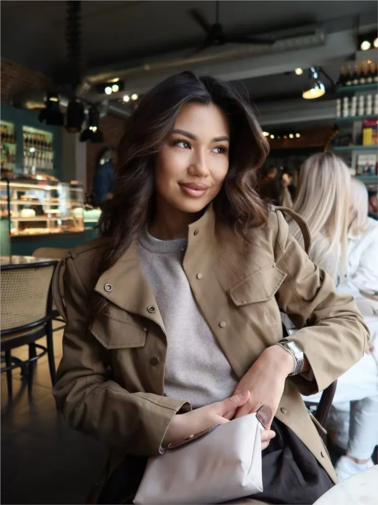 Blazer ajusté pour femme avec boucles, nouvelle collection printemps, décontracté, simple, col montant, boutons, poches, épaulettes, veste chic pour femme