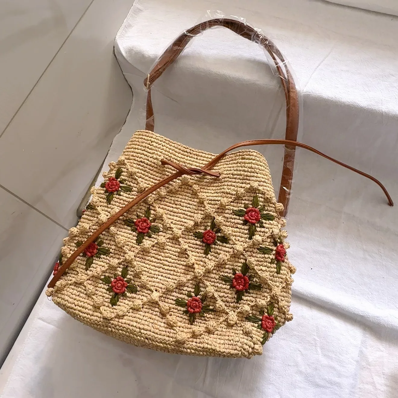 2025 New French Fashion Handmade Flower Natural Raffia Straw Grass Bag For Women Luxury Designer Handbags Beach Tote Bag