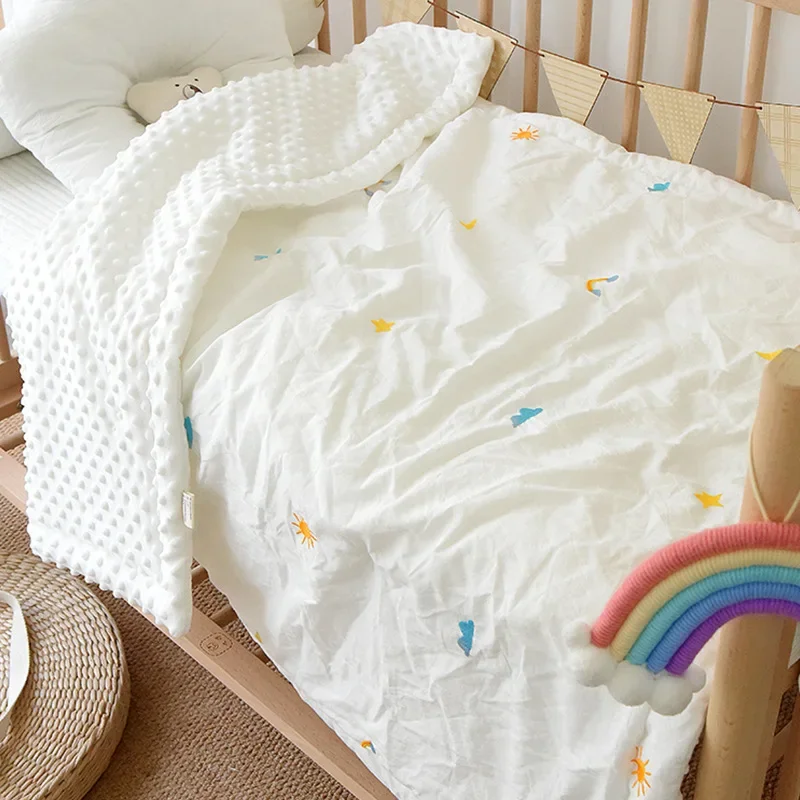 Fashion Korean Embroidered Cherry Bear Throw Blankets Cute Bubble Muslin Cotton Gauze Crib Cover Bedding Quilts Accessories