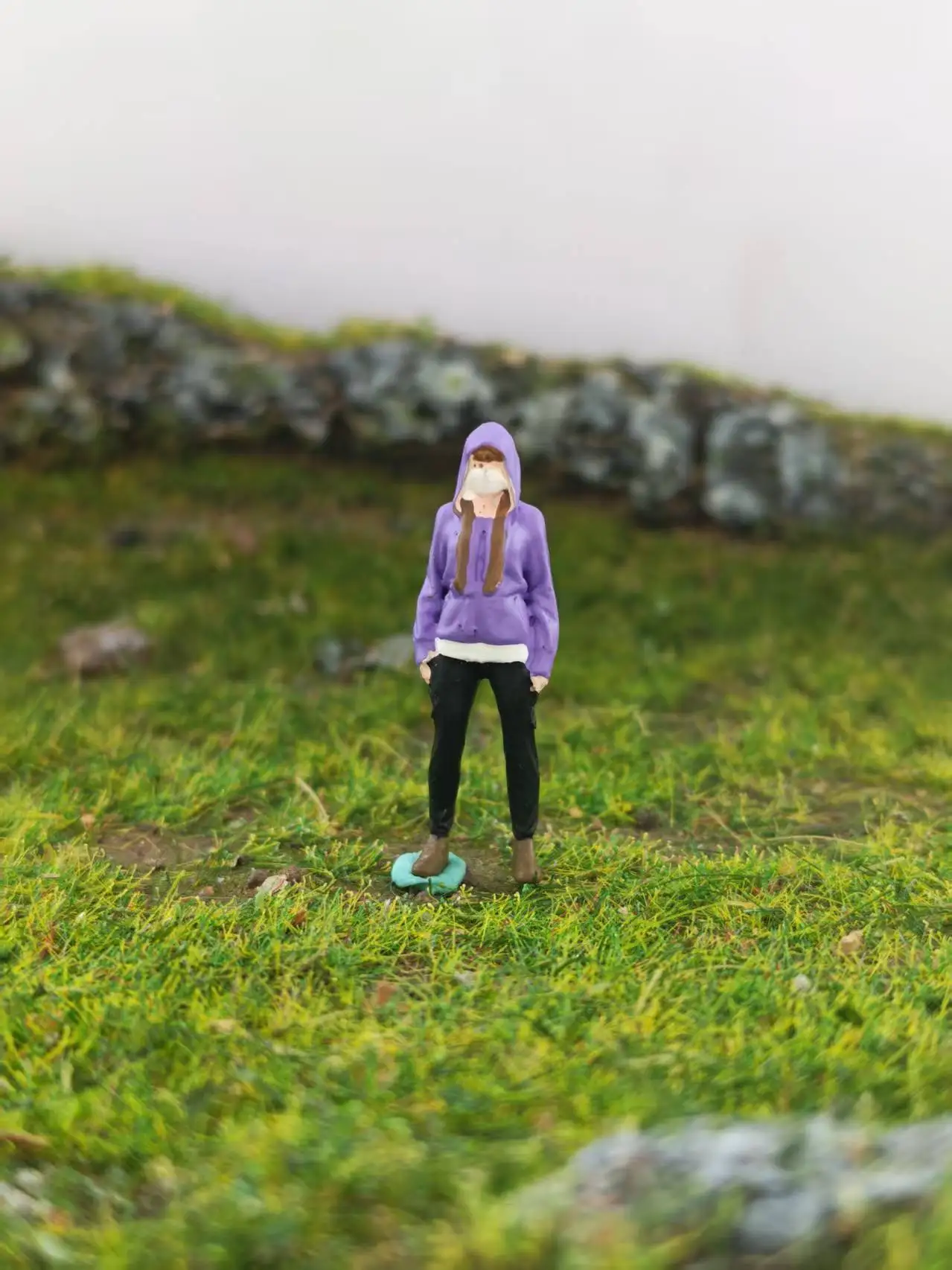 Miniature Street Boy and Girl Figures for Creative Photography and Display Decor