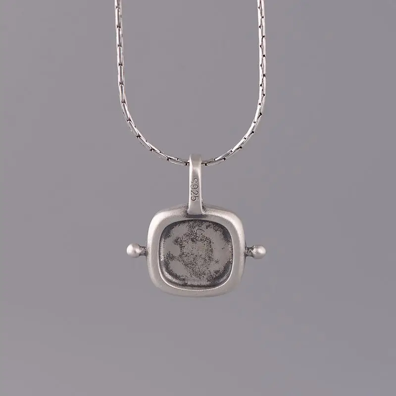 New 2023 Vintage Fashion Personality Matte Fish Necklace Unisex Long Pendant Banquet Jewelry Accessories Gift