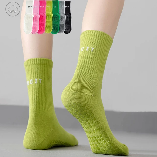 3 Pairs Yoga Socks for Women Cotton Simple Solid Mid Calf Sports Socks Pilates Socks Dance Fitness Training Cushion Yoga Socks 6