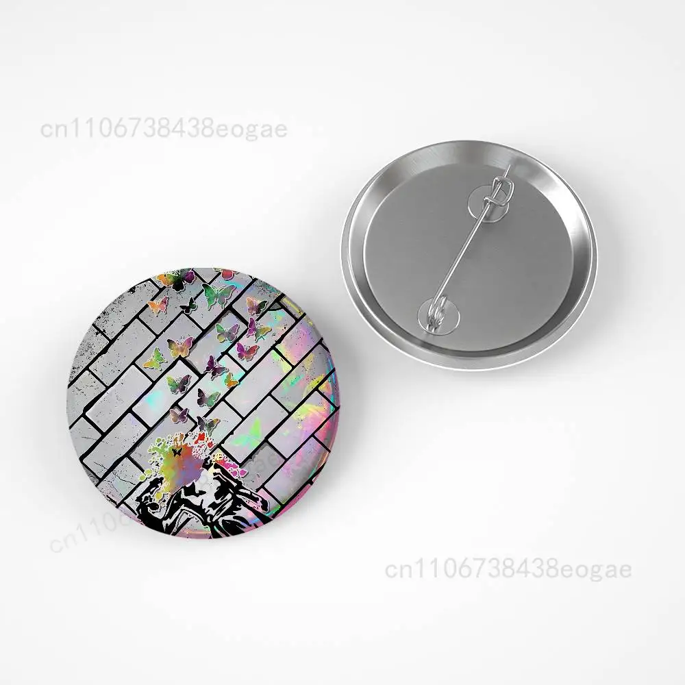 Street Graffiti Art Round Cosplay Pin - Unique Collector's Brooch Souvenir Badge Gift