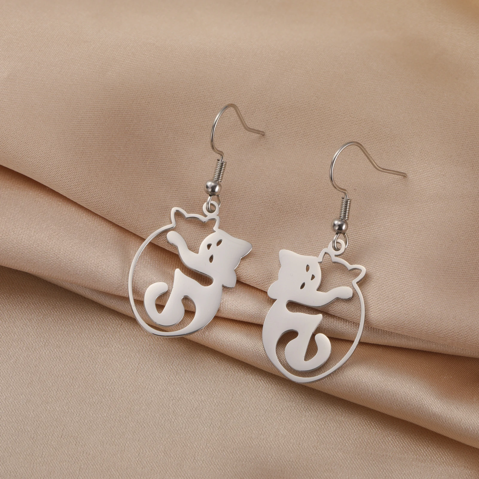 2325-bfba3f.jpg Hugging Cat Earrings