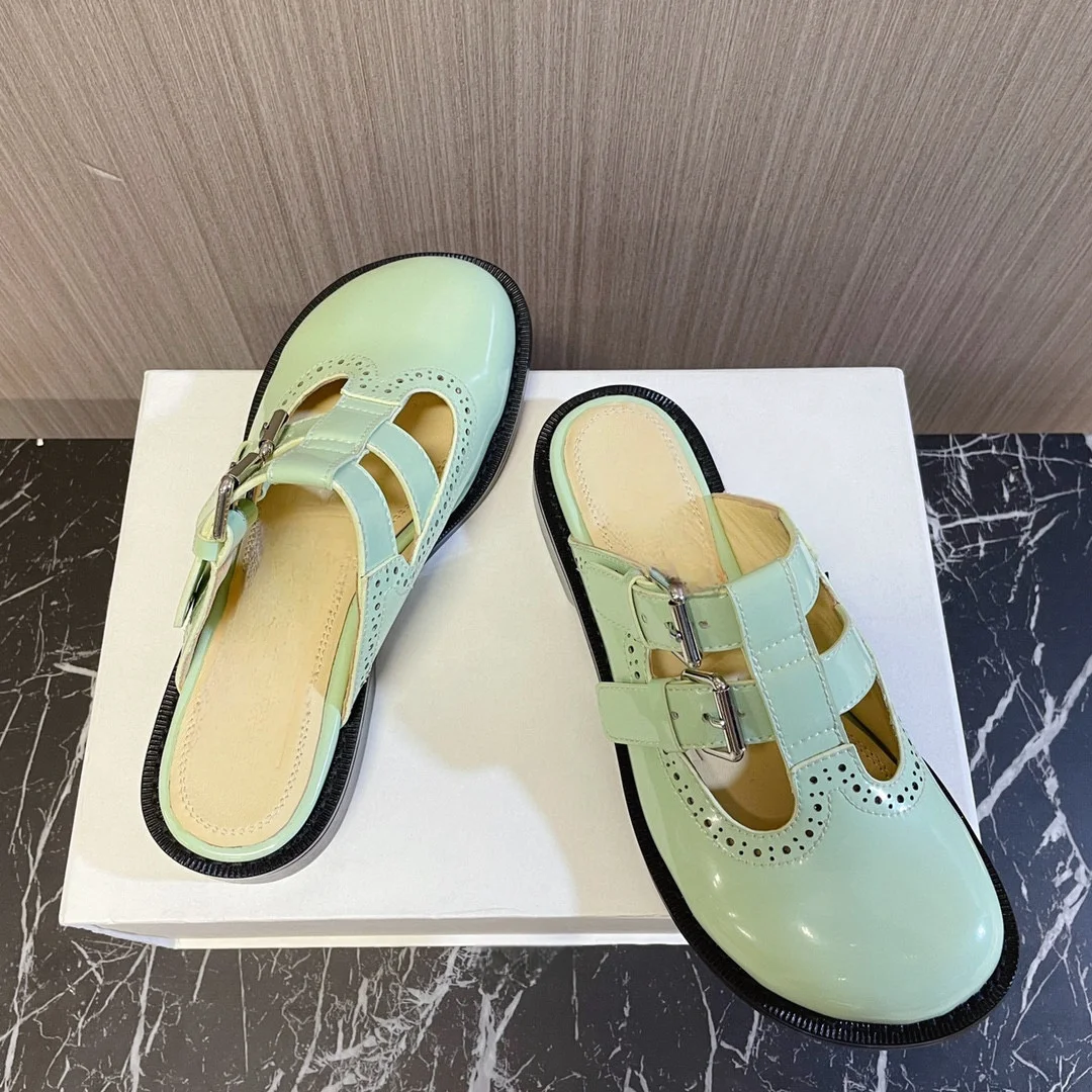 

2024 new women's slippers, vintage carved decoration, cowhide fabric,cowhide lining, leather outsole, heel height 4cm,size 35-40