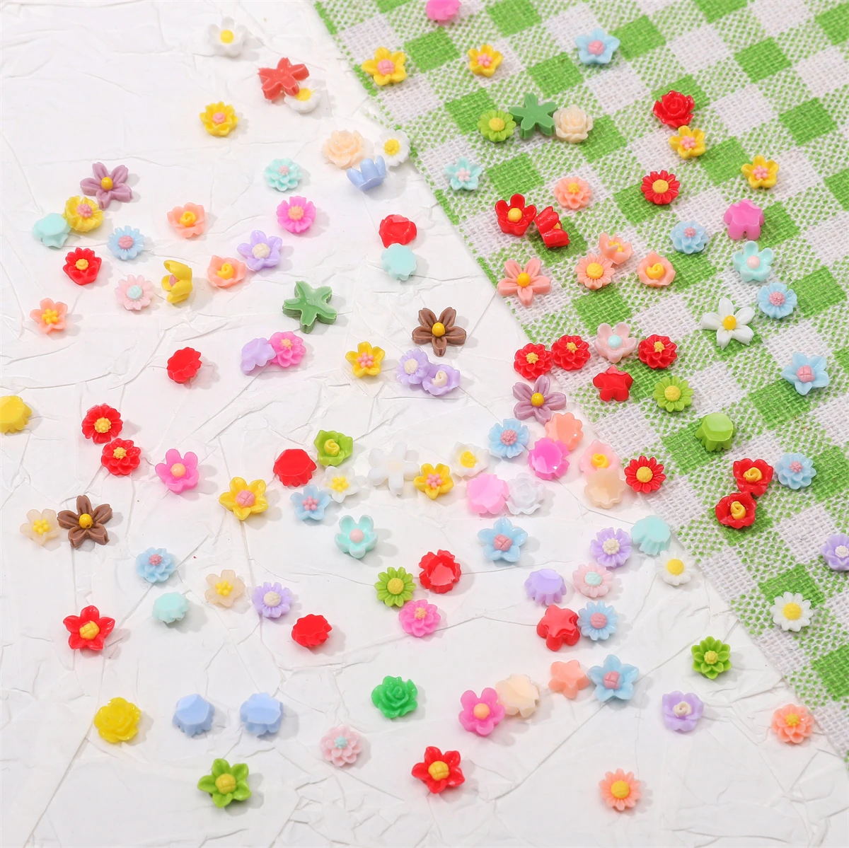 50pcs 6-7mm 혼합 색상 귀여운 수지 꽃 구슬 구멍 없음 느슨한 구슬 의류 스크랩북 장식 용품 DIY 액세서리