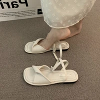 Sandales d'été pour femmes, semelle plate en caoutchouc, confortables, respirantes, à la mode, de luxe, pour la plage en plein air, nouvelle collection 2025 4