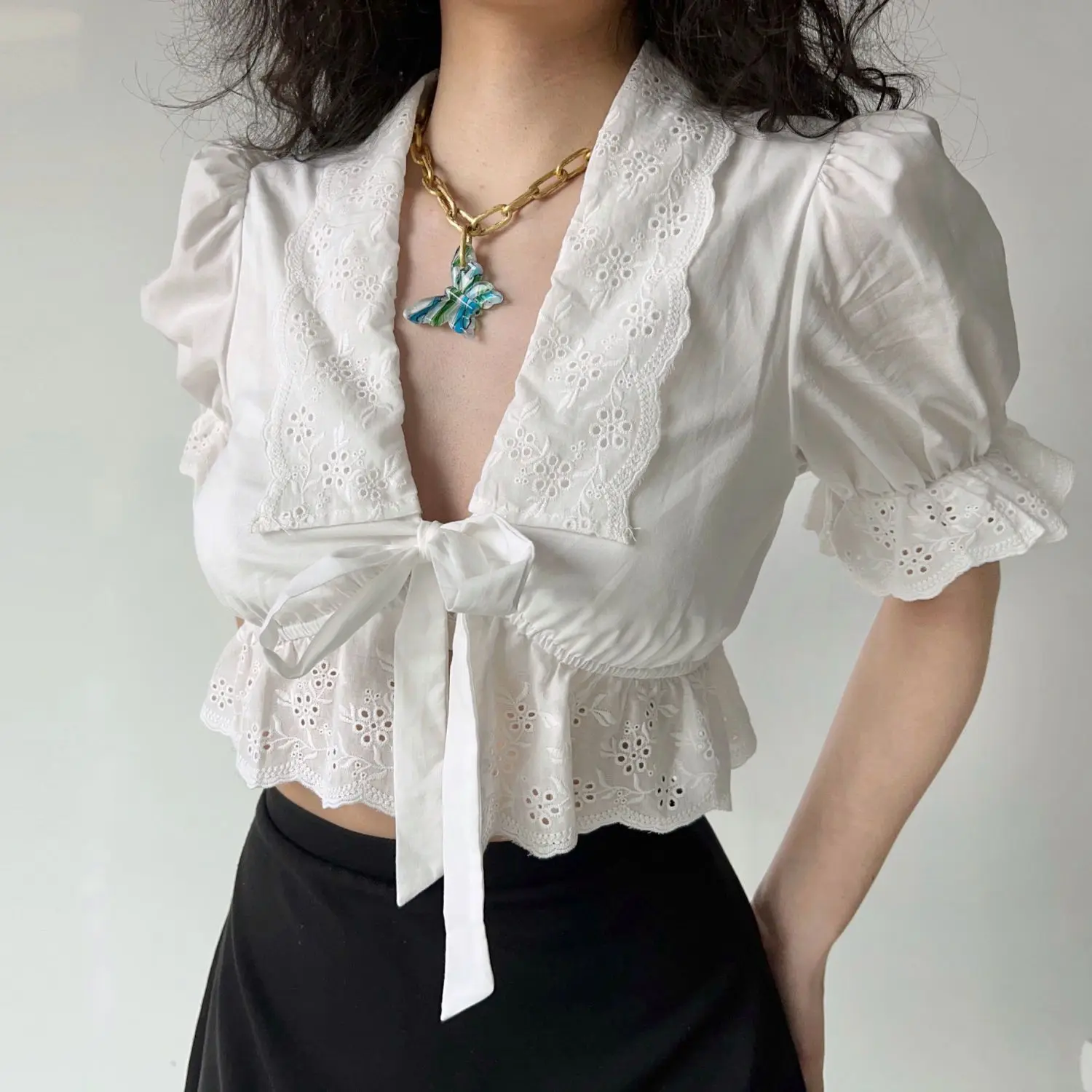 2024 Summer French Palace Style Bubble Sleeves Embroidered Lace Tie Sexy Versatile White Shirt Women's Short Top