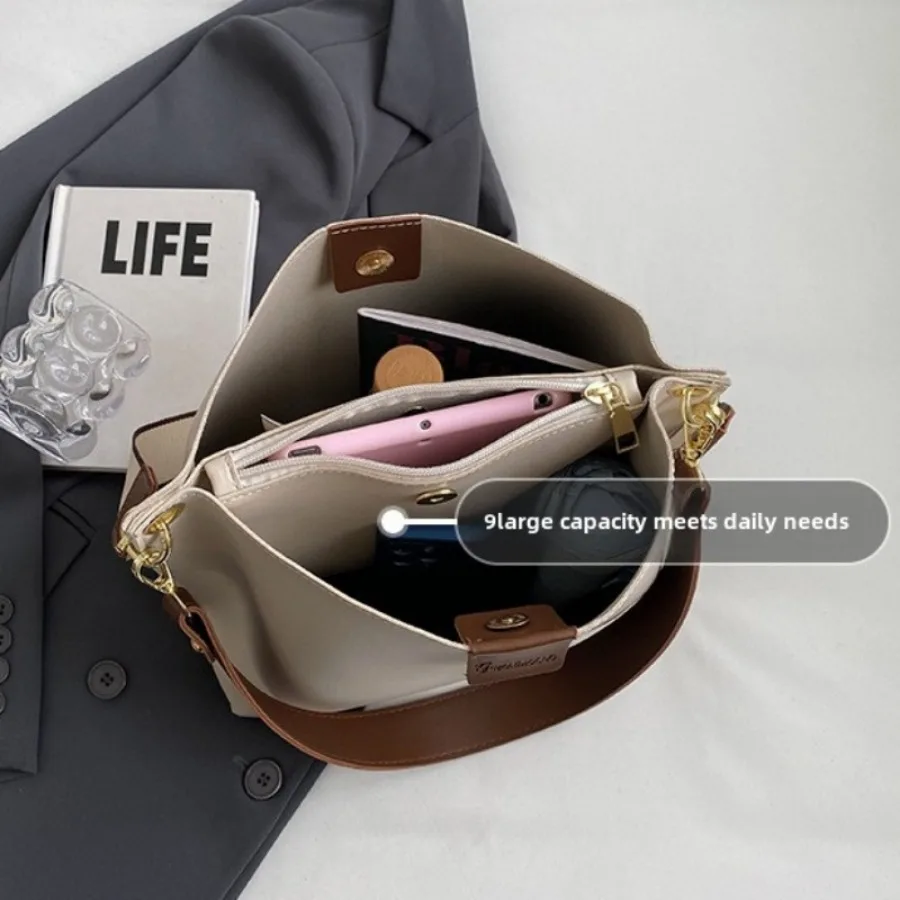 تصميمات حقائب الحفلات النسائية لعام 2025: مجموعة ج...