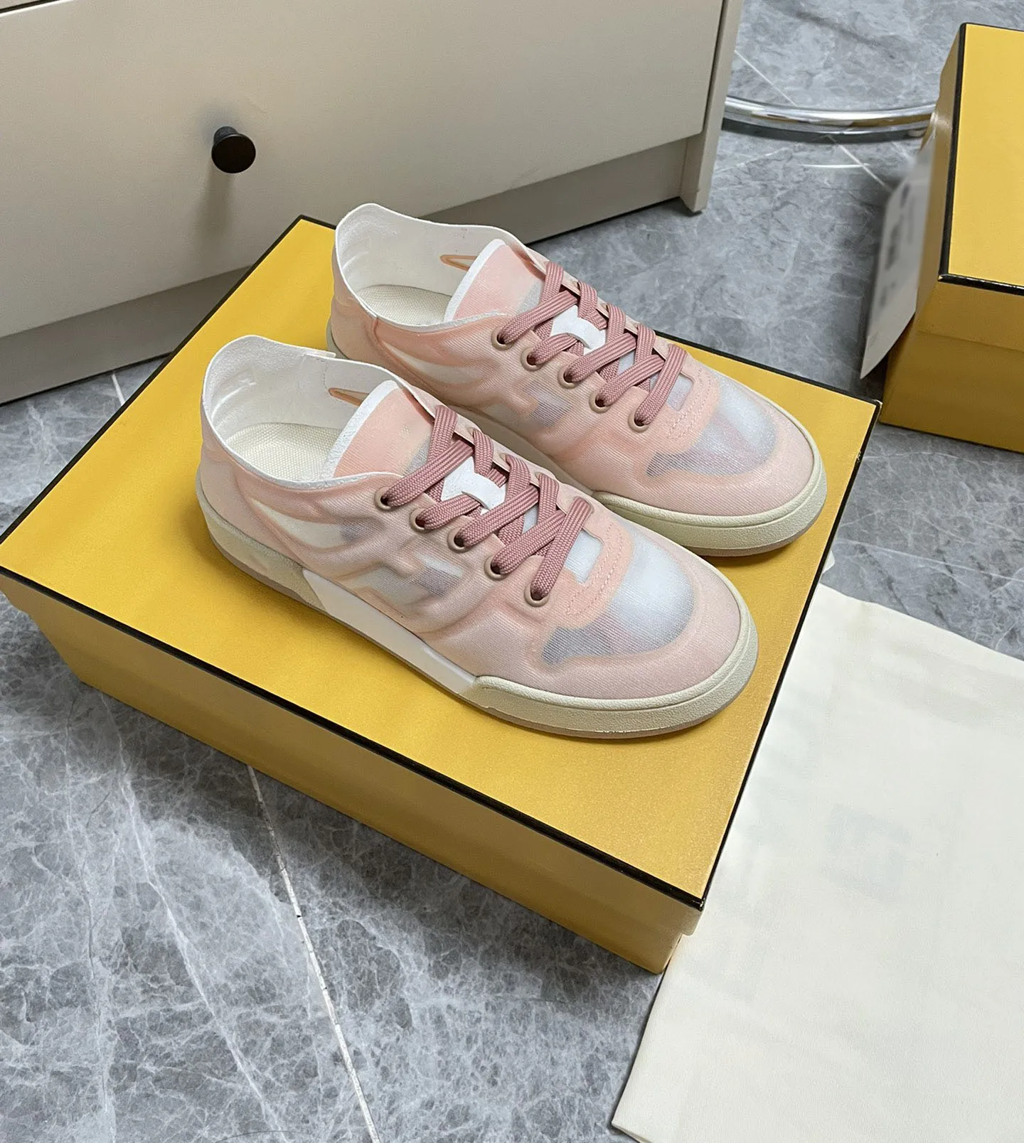 Spring/Summer New Mesh Colored Sports Shoes, Casual Women's Shoes, Versatile Round Headed Lace up Board Shoes