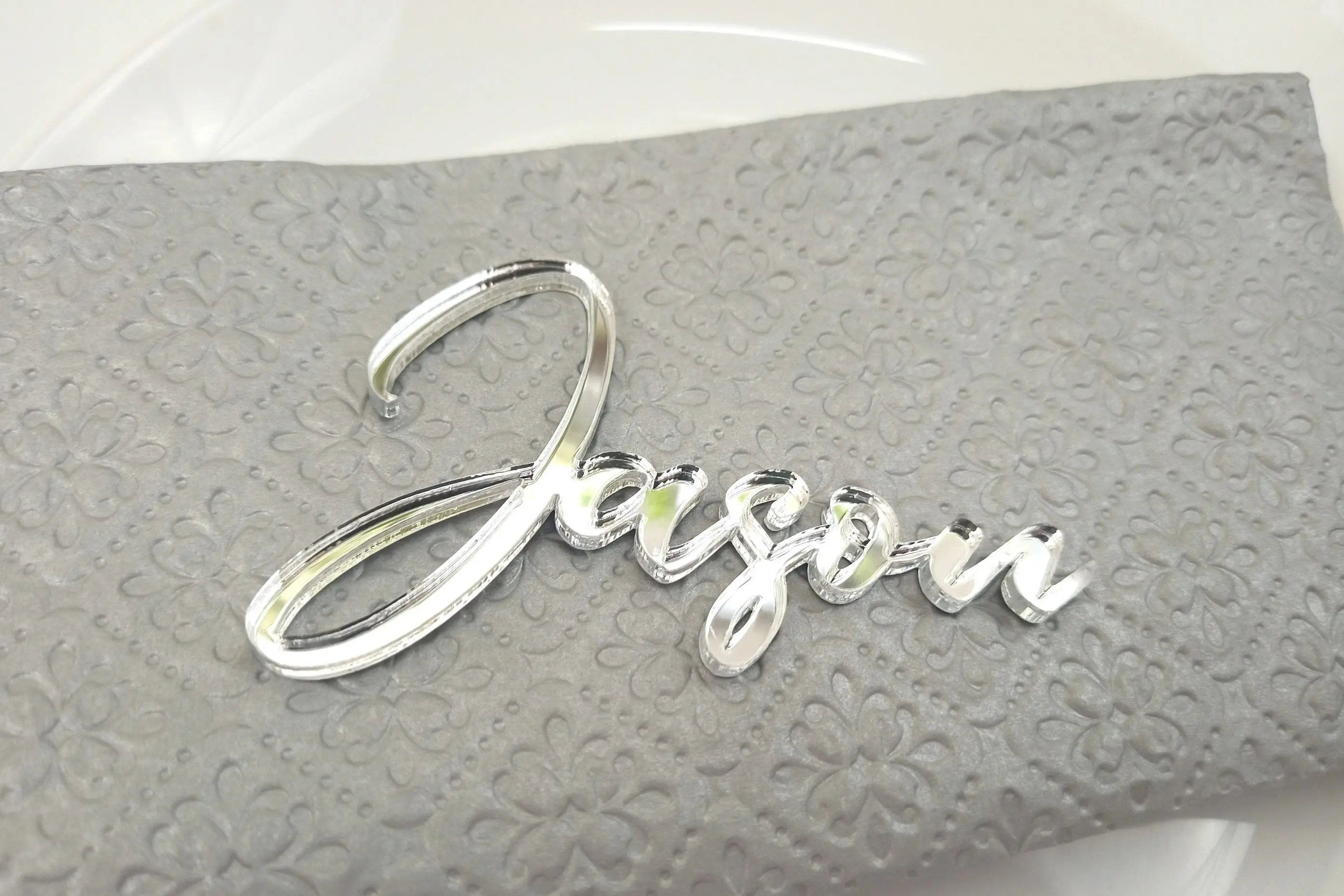 5pcs Personalization Wedding Place Cards for Table Decoration Laser Cut Names Acrylic Wood Materials Table Decor Favor for Guest