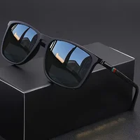 Lunettes de soleil carrées classiques pour hommes, confortables, légères, à monture noire, idéales pour les cadeaux de photographie de voyage 1