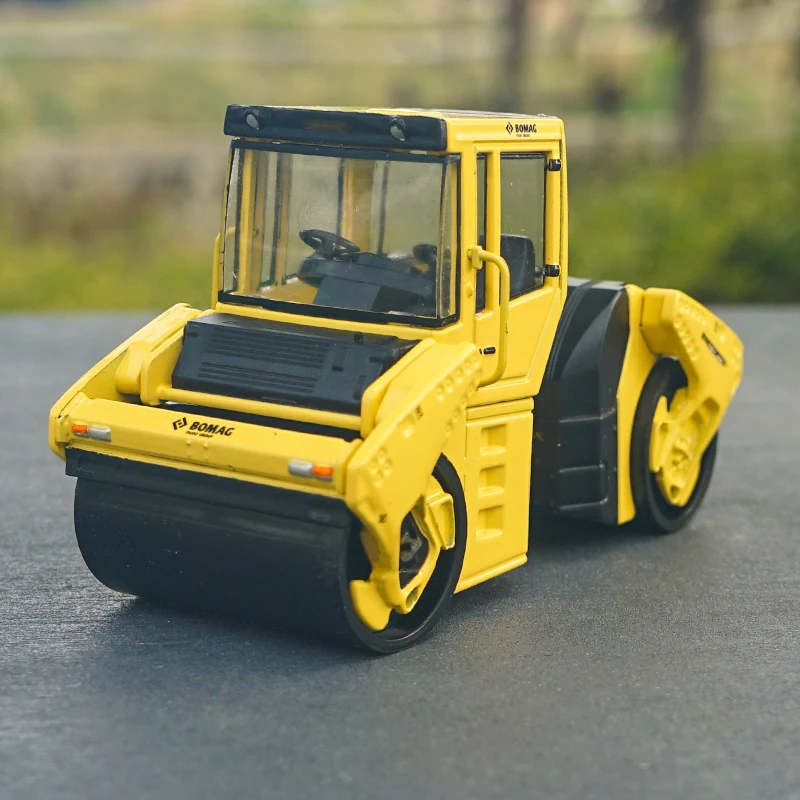 

1:50 BOMAG BW203AD roller alloy model Gifts Souvenir Toys