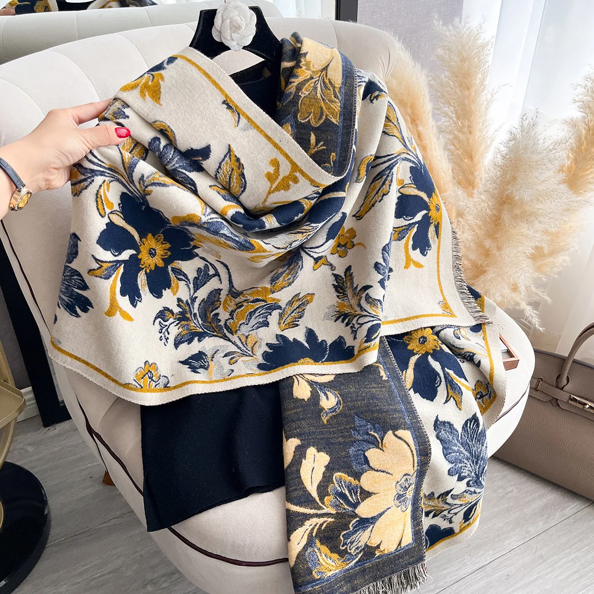 Autumn and Winter New Retro Elegance Two-Sided Jacquard Pashmina Scarf Warm Fringe Shawl Outdoor Coldproof Windproof Blanket