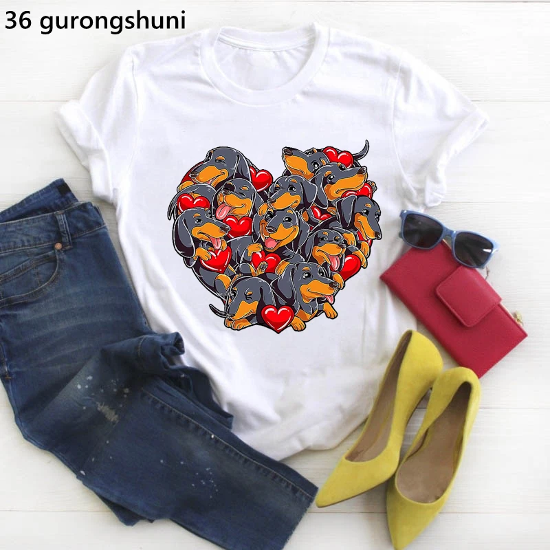 Футболка женская с надписью «такса» и принтом «Love»