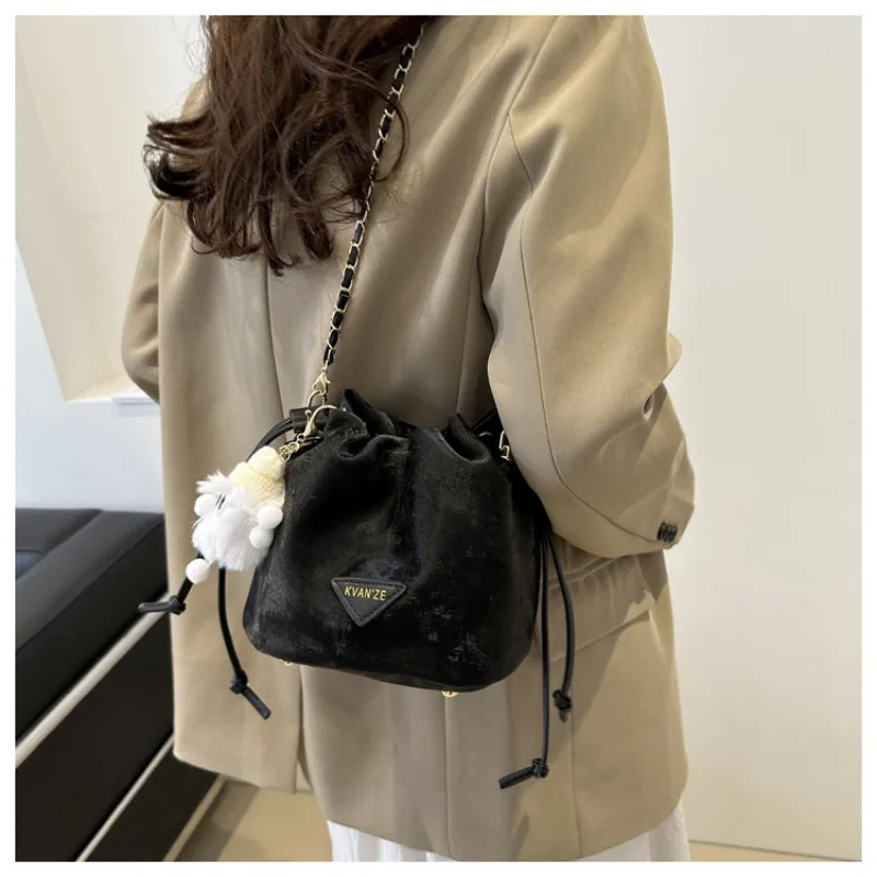 New Fashion Design Small Women's Chain Crossbody Shoulder Bag Small Popular Drawn Western Style Water Bucket Shoulder Bag