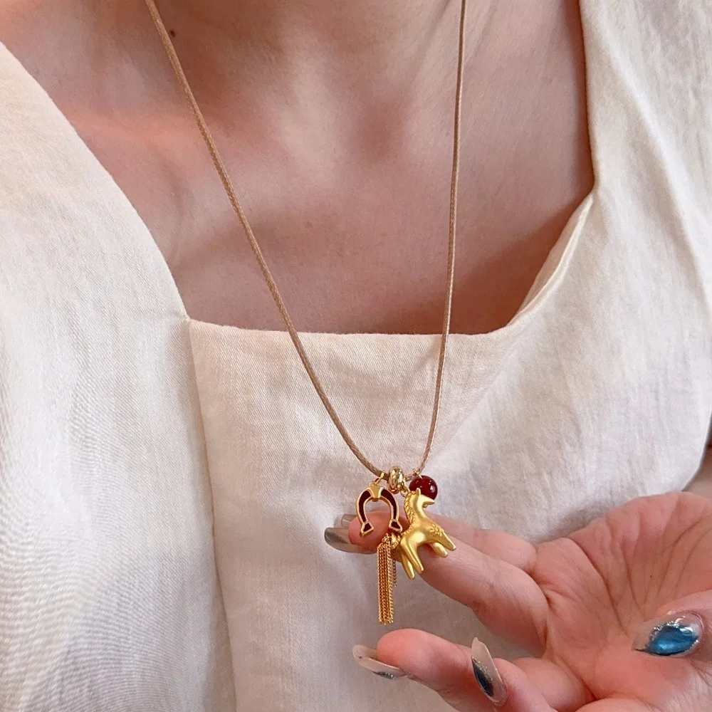 Collana con ciondolo a forma di cavallo con perline e nappa, divertente e metallica, per donne, regolabile, lunga catena in corda di cera_voghion.com