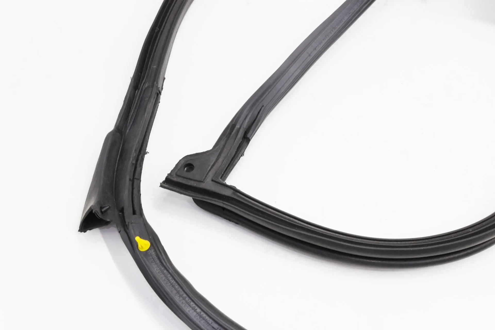 웨더스트립 전면 문짝 웨더스트립 전면 좌측, 현대 엘란트라 2001-2006 에 적합, 831302D000