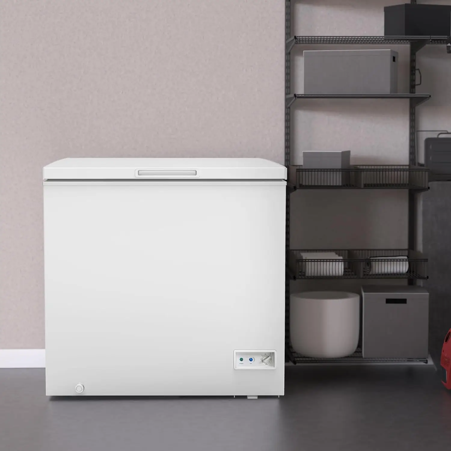 CF7F0W CF7F 7.0 cu. ft. Garage Ready Chest Freezer, in White 2
