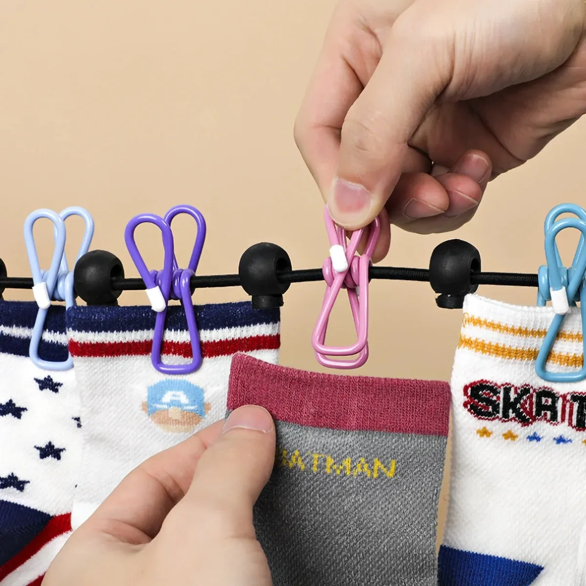 Portable Elastic Travel Clothes Rack Windproof Outdoor Clothesline with 12 Clips Laundry Drying Line for Backyard Balcony