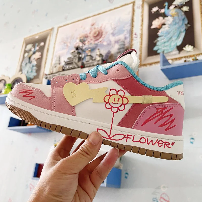 

Kawaii Women's Sneakers Heart Platform Shoes Male Sneakers Tennis Female 2023 Spring Autumn Designer Sports Shoes Big Size 43 44
