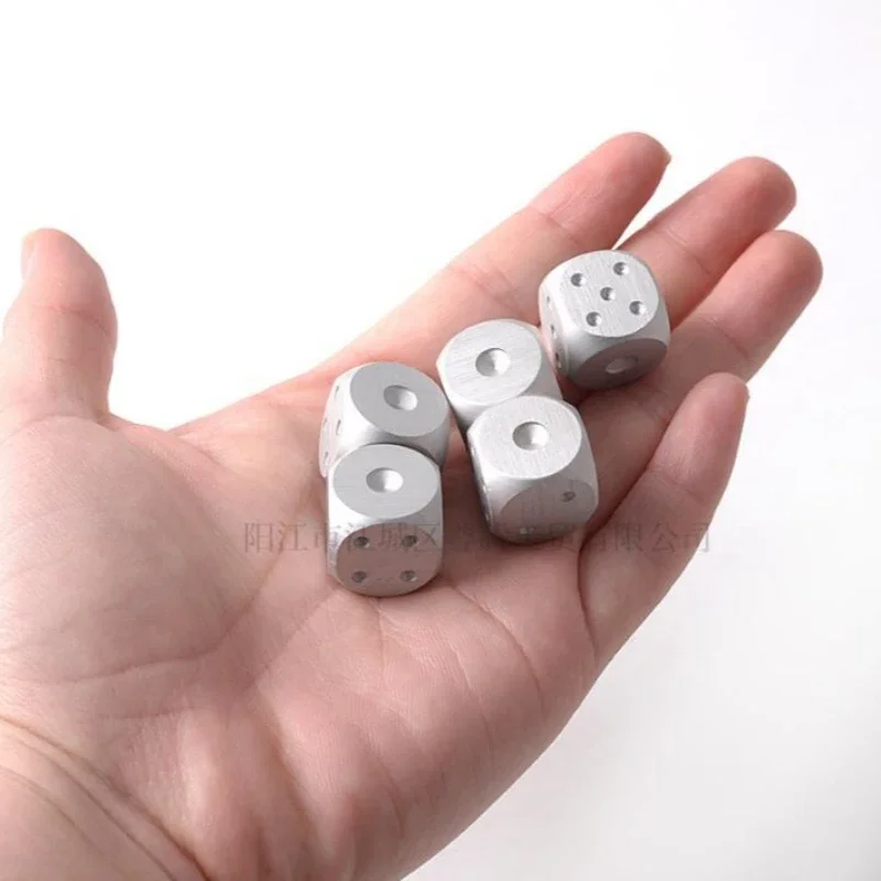 Upscale Pure Silver Gold Color Aluminium Alloy Dices Exquisite Box Dominoes Game Camping Poker KTV Bar Party Props Dice Set