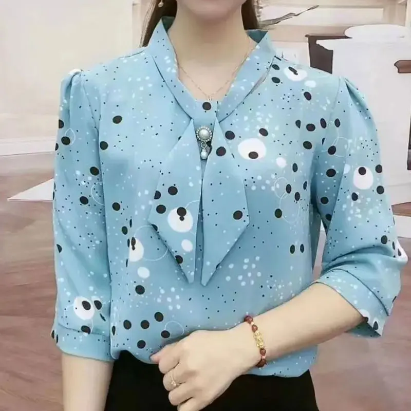 Spring Summer Polka Dot Printed Blouse Casual 3/4 Sleeve Female Fashion V-Neck Bow Chic Pearl Three-dimensional Decoration Shirt new grey gradient metal decoration chic vintage straight baggy jeans for women female streetwear y2k denim trousers pants