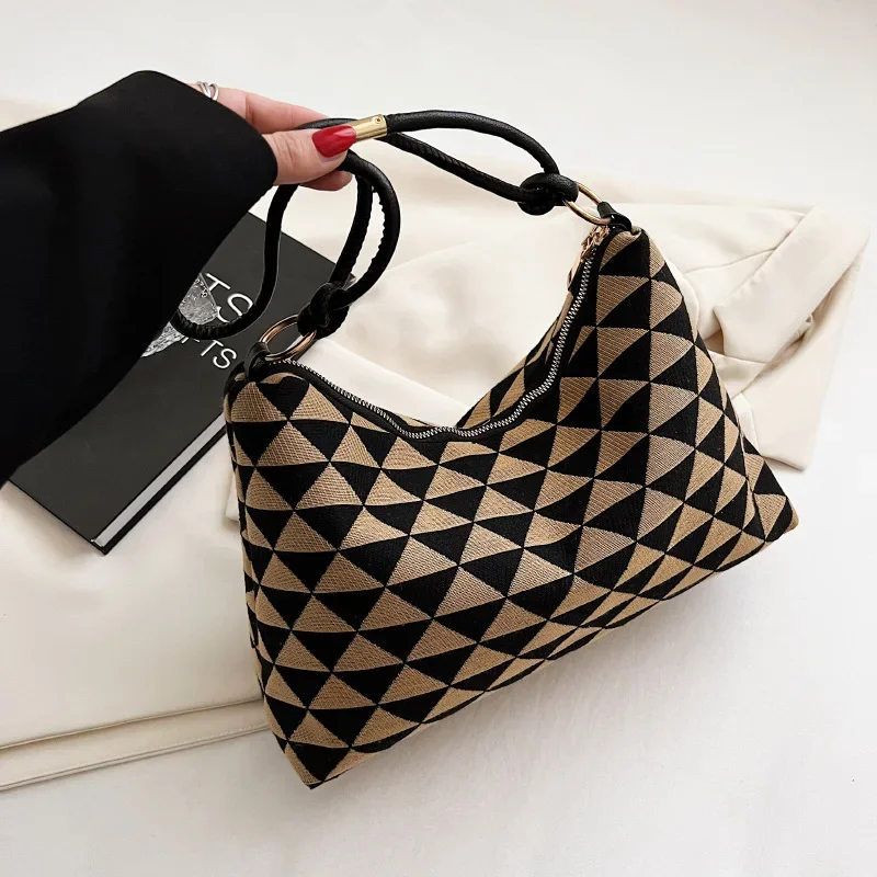 

New Popular Triangle Plaid Joker Shoulder Bag Korean Commuter Large-capacity Leisure Messenger Bags