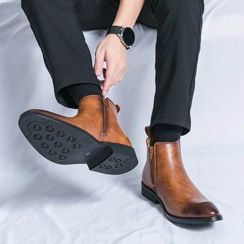 2024 Leather Spring Designer Zipper Italian Dress Office Shoes for Mens Chelsea Casual Boots Retro Pointed Ankle Boot Footwear