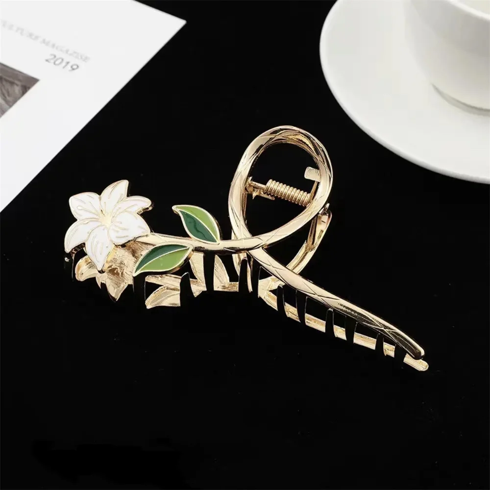 

2022 New Women Elegant Flowers Hollow Geometric Metal Hair Claw Vintage Hair Clips Headband Hairpin Fashion Hair Accessories