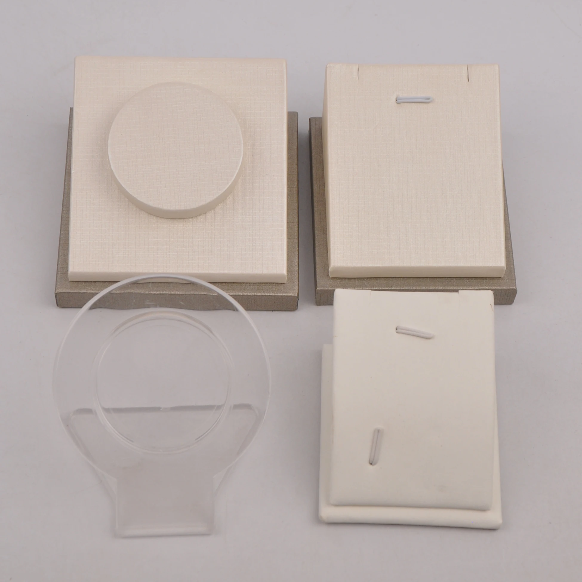 

Laanc Presentation boxes for jewelry Bracelet pendant display stand