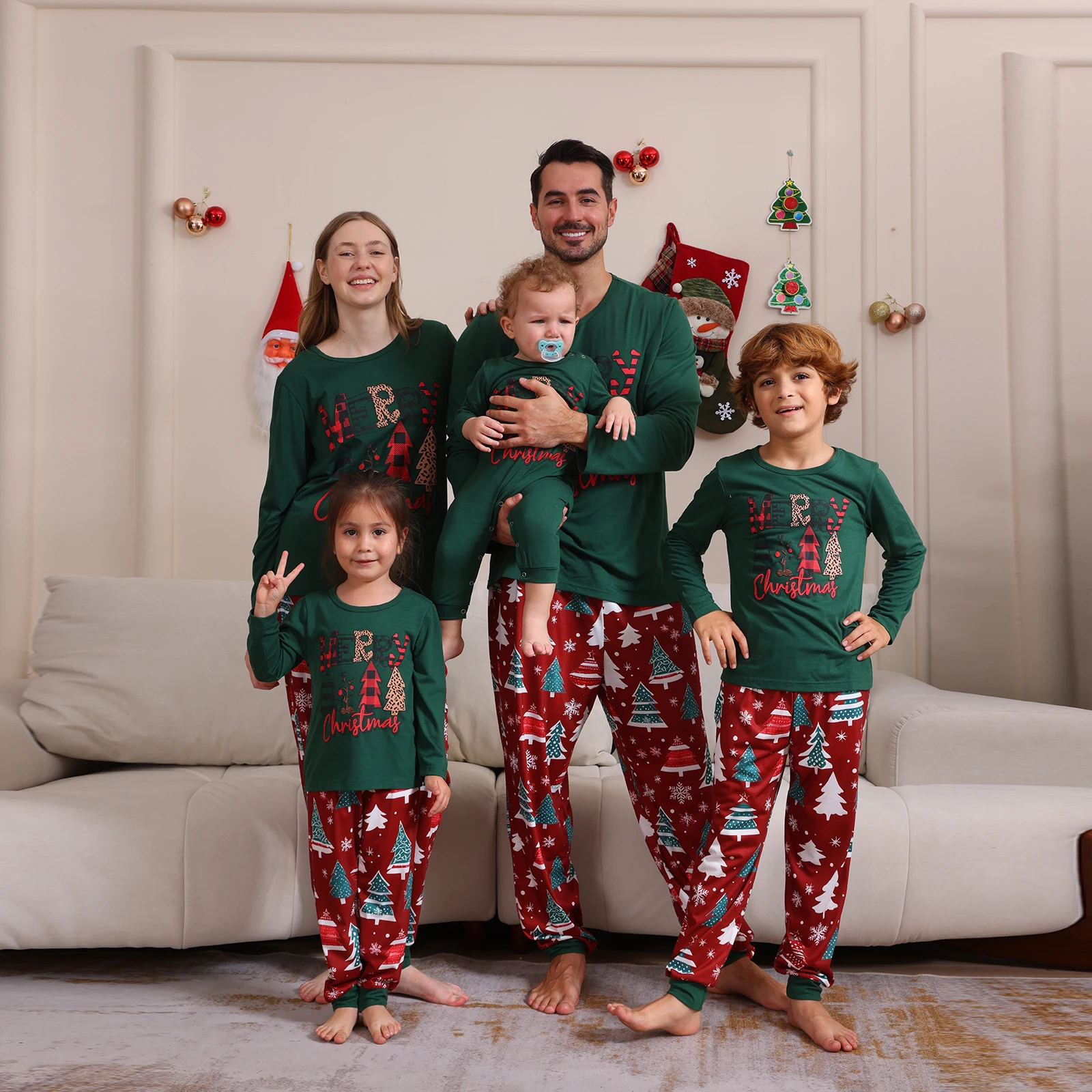 Christmas Family Pajamas 2024 Multicolour Cartoon Print Christmas Set Mother Kids Xmas Tops Family Matching Outfits  Baby Clothe 5