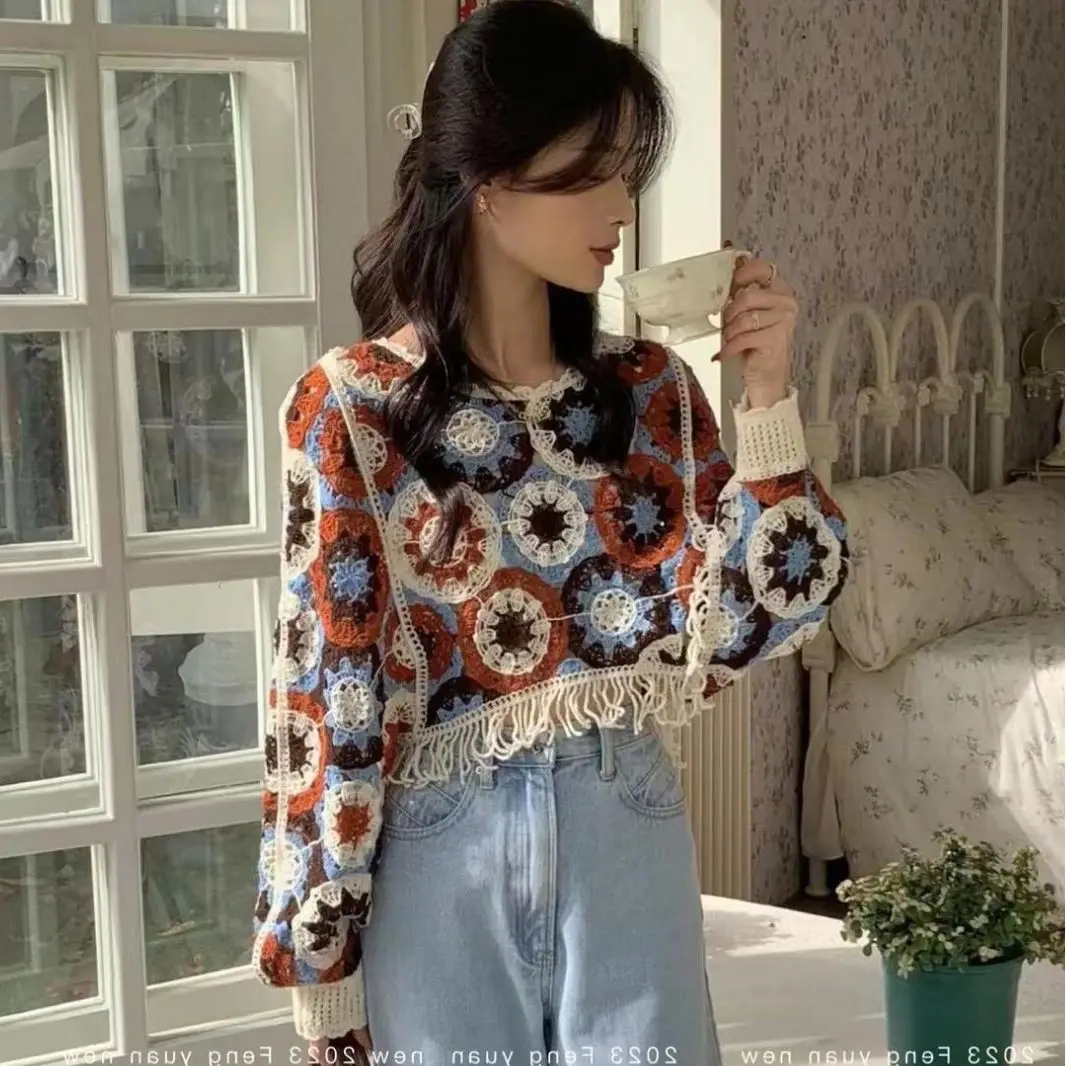 

Retro Style Round Neck Pullover Hook Flower Hollow Tassel Long Sleeve Cover Top for Women's Early Autumn Casual Loose Short Top