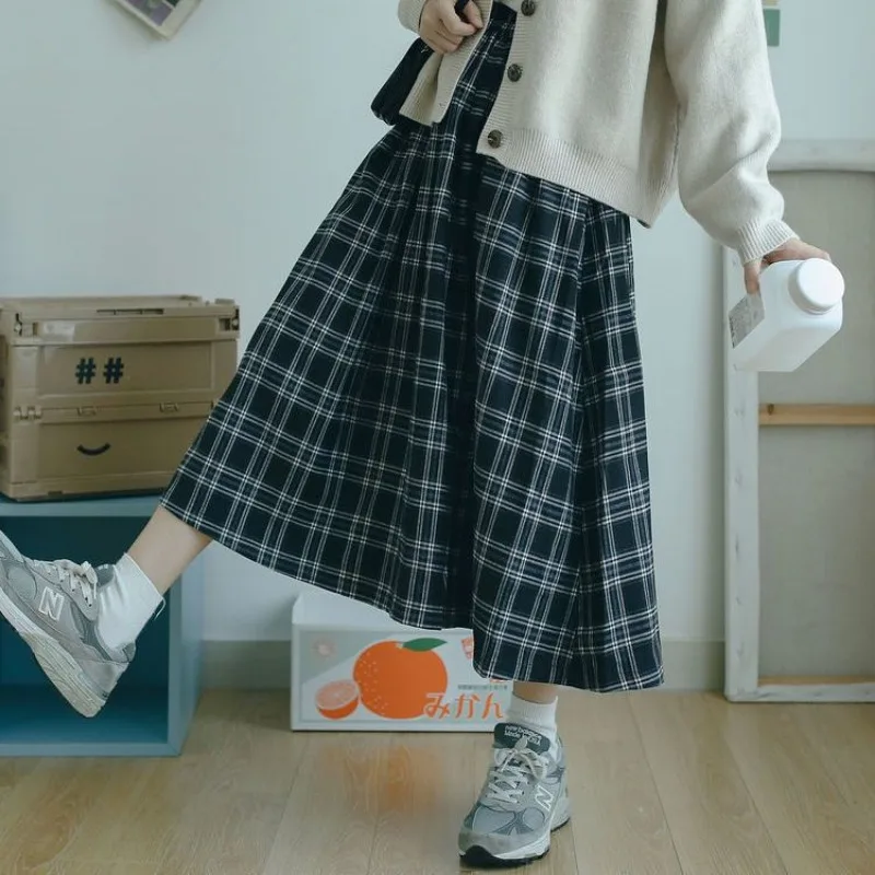 

DEEPTOWN Japanese Fashion Plaid Skirt Women Elastic Waist A-line Folds Loose Black Vintage Long School Skirt Autumn Fashion
