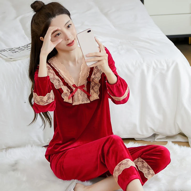 

Gold Velvet Sleepwear For Women Autumn And Winter Pyjama Long Sleeve Trousers Pajama 2 Piece Sexy Lace Home Clothes Pijama Femme