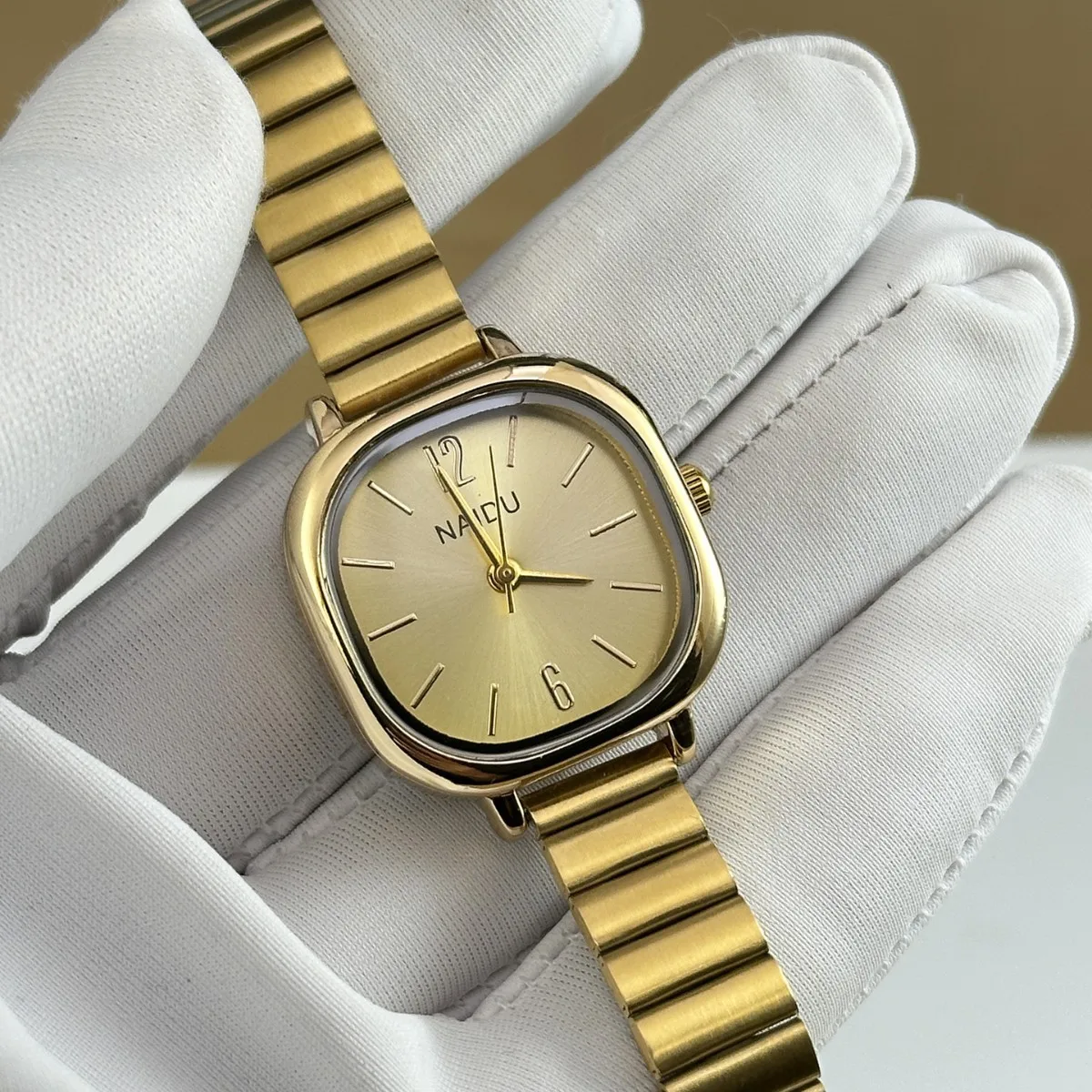 Luxury Women's Quartz Watch with Adjustable Stainless Steel Strap