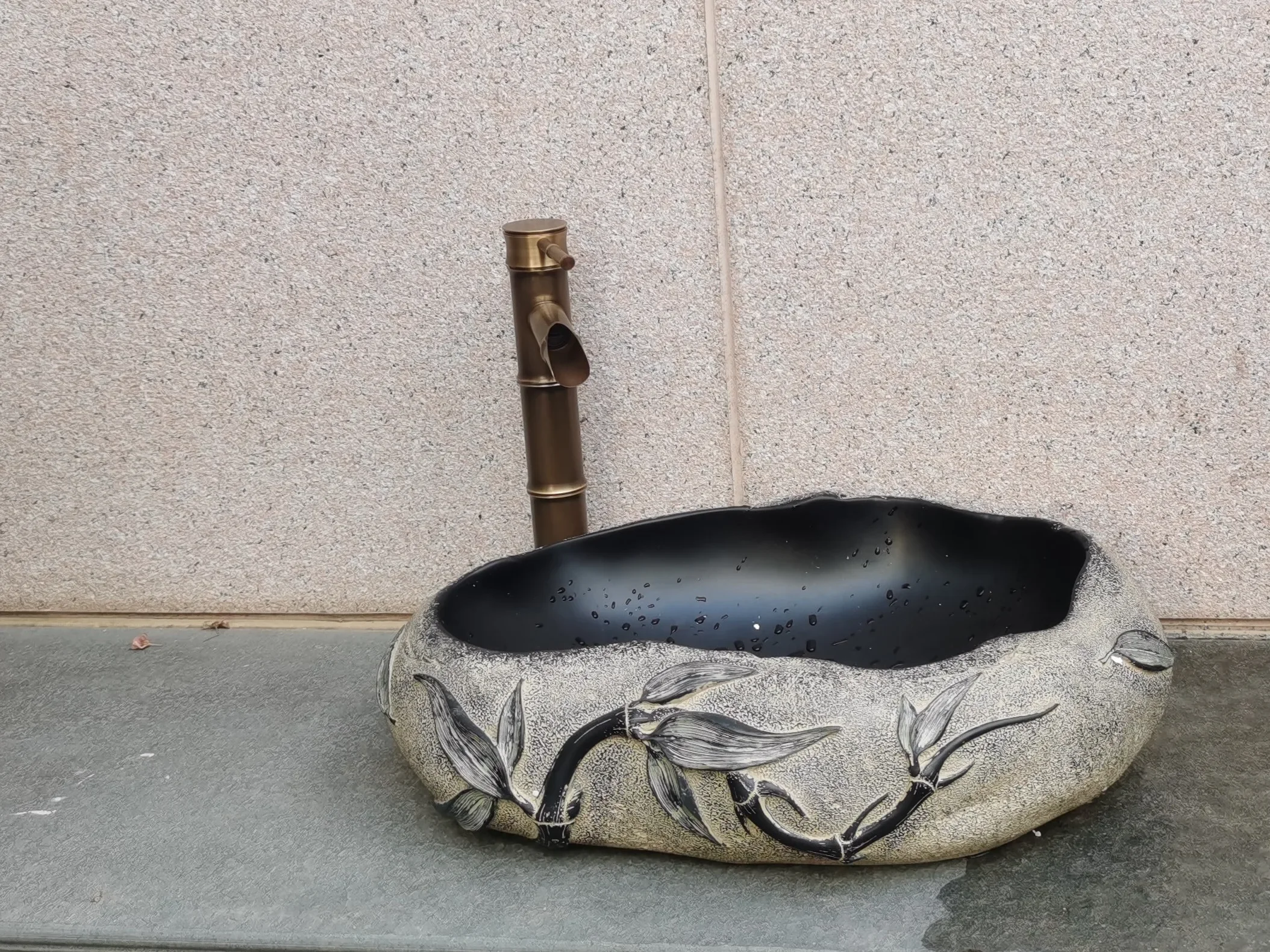 Description Picture 2 of itemChinese Imitation Stone Resin Bathroom Sinks Creative Art Bathroom Wash Basin Modern Household Countertop Basin Carving Basin