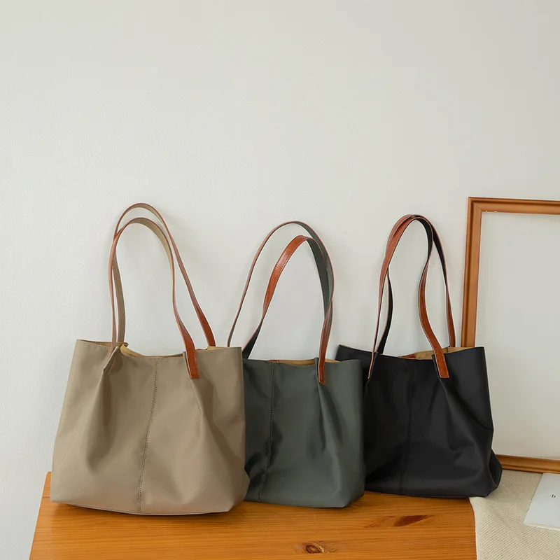 

Big Capacity Tote Bags for Women New Korean Version Nylon Waterproof Oxford Cloth Simple Tote Bag Large Capacity One-shoulder