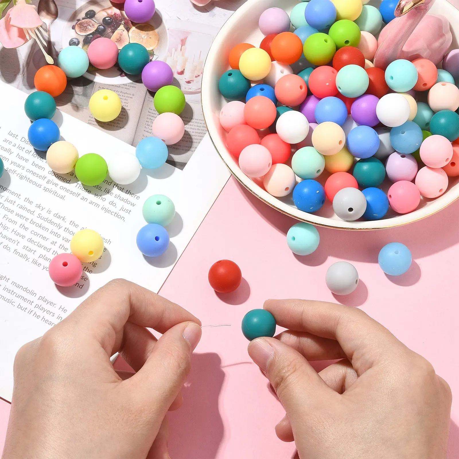 100Pcs Random 15mm Round Silicone Beads Candy Color Rubber Round Loose Beads Silicone Beads for Jewelry Keychain Making