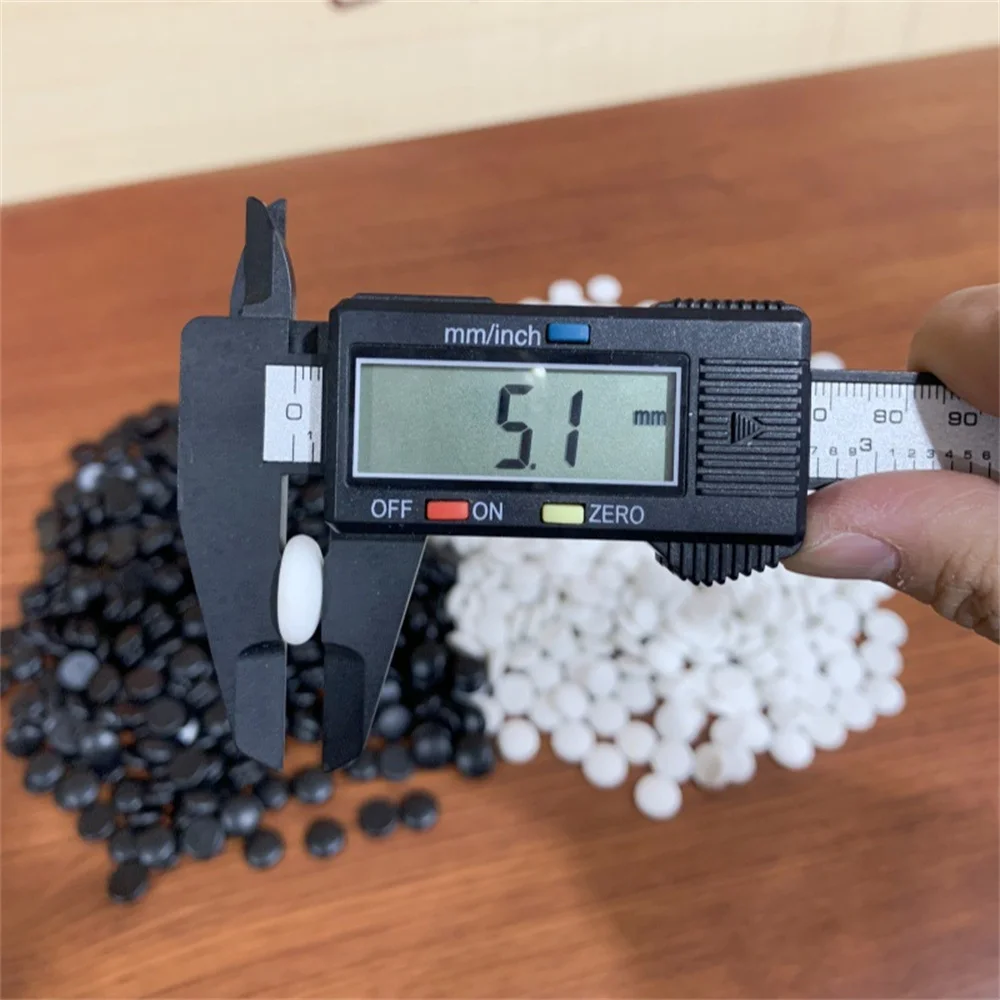 Small Solid Plastic Weiqi Go Game Pieces 200Pcs/Set 14*5.1mm Bulk Five Pieces Without Chessboard Black and White Mini Chessmen