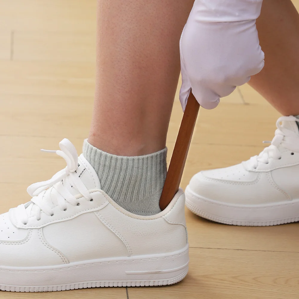Compact Beech Wood Shoehorn – Portable Travel Shoe Accessory