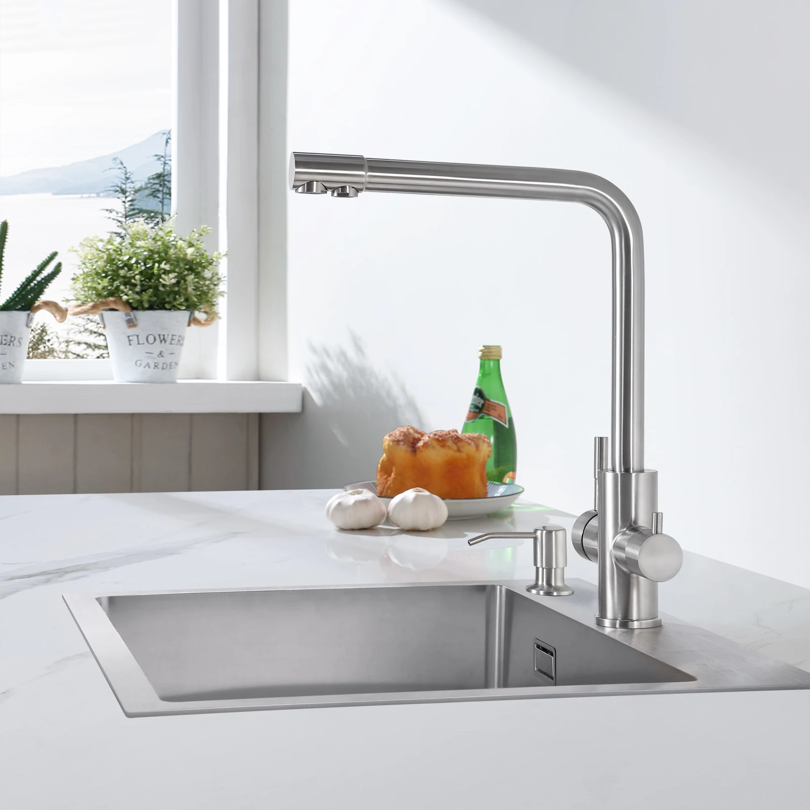 CECIPA MAX Kitchen fsink with modern extractable shower spout brass ...