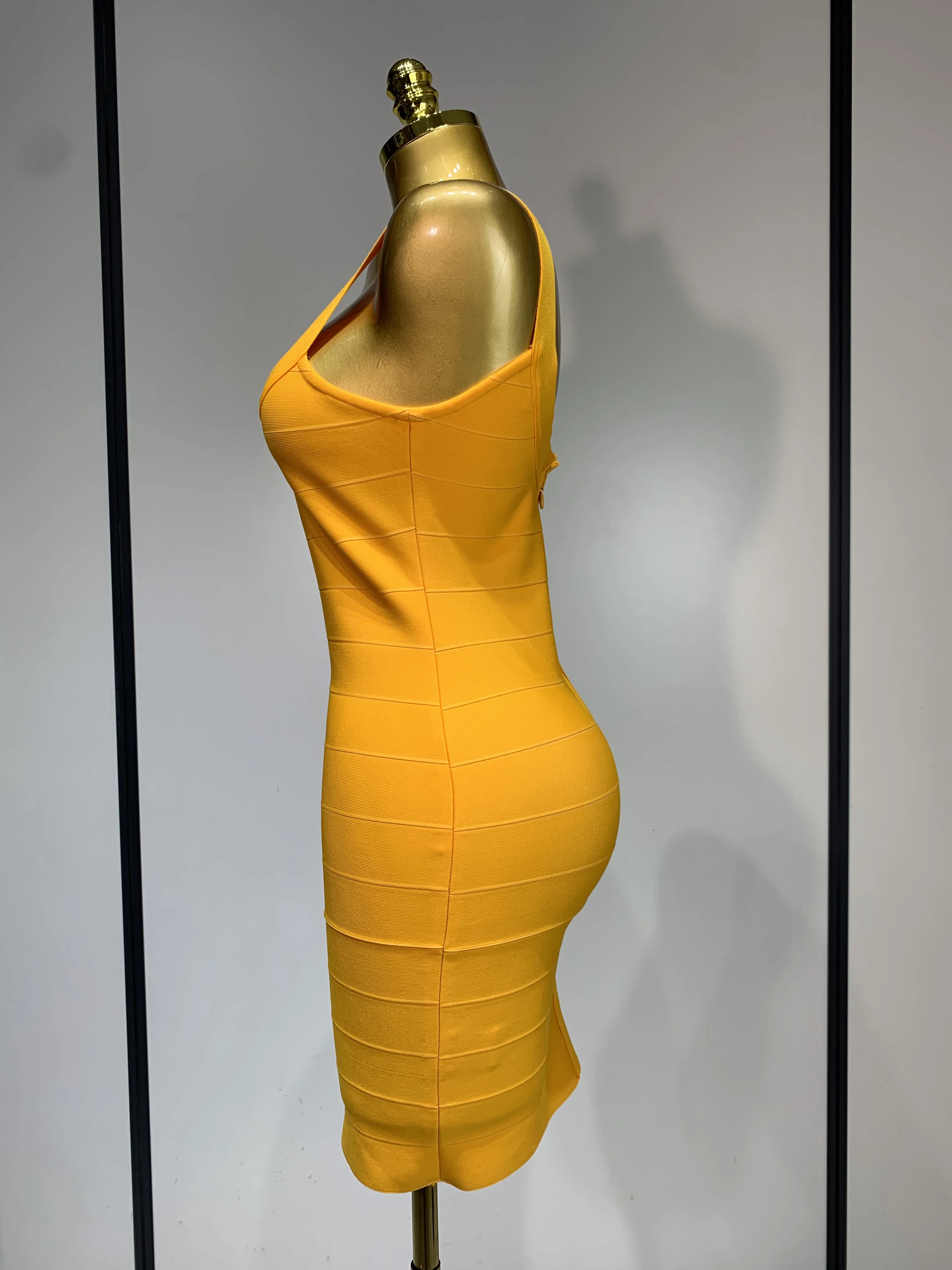 Femmes sans manches Sexy moulante Orange Mini robe de pansement 2025 célébrité élégante soirée fantaisie Club Cocktail robe d’anniversaire