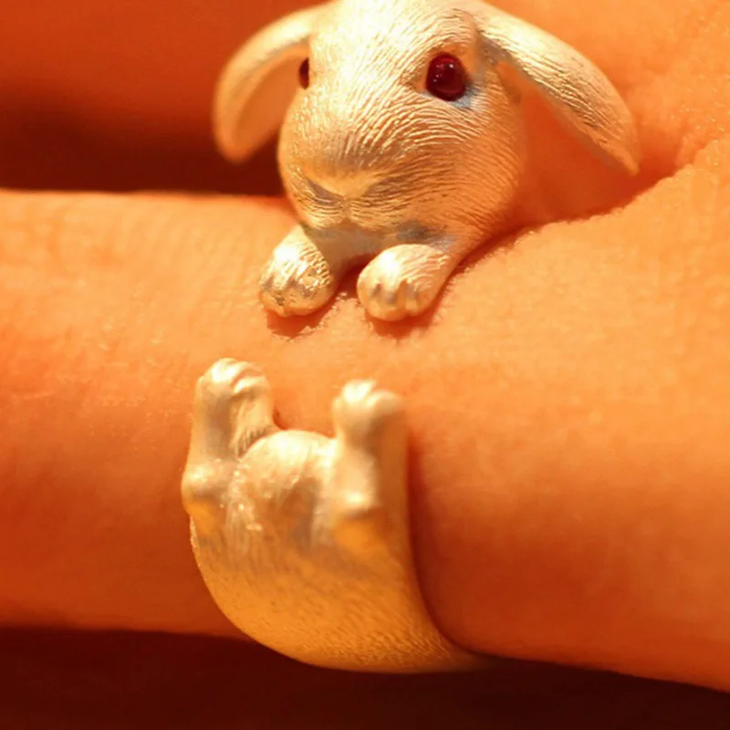 Anillo de Conejo con Ojos de Pedrería Roja (Tono Plateado) S4d5f71f395f4439fb429a0405f42b539i