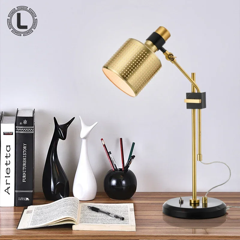 

Минималистичная креативная настольная лампа в стиле постмодерн, лампа для гостиной, спальни, прикроватная лампа, дизайнерский золотистый стол для Кабинета