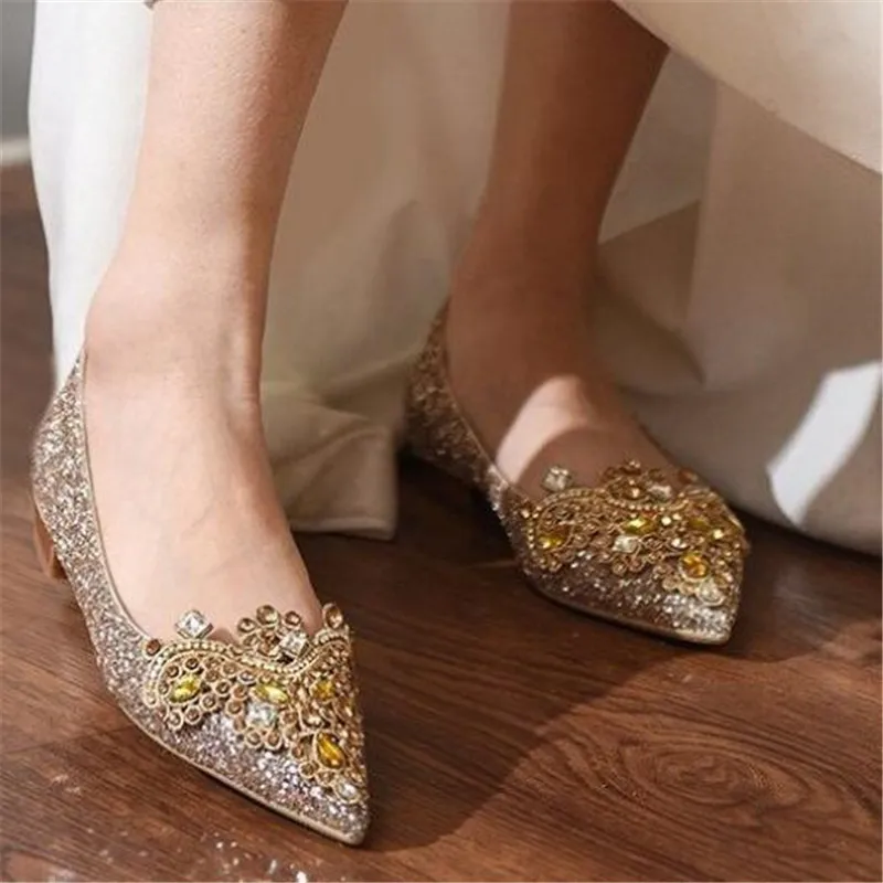 Women Shoes 2022 New Low-heeled Dress Banquet Crystal Sequins Wedding Shoes Gold Pointed Female Bride Shoes Zapatos De Mujer