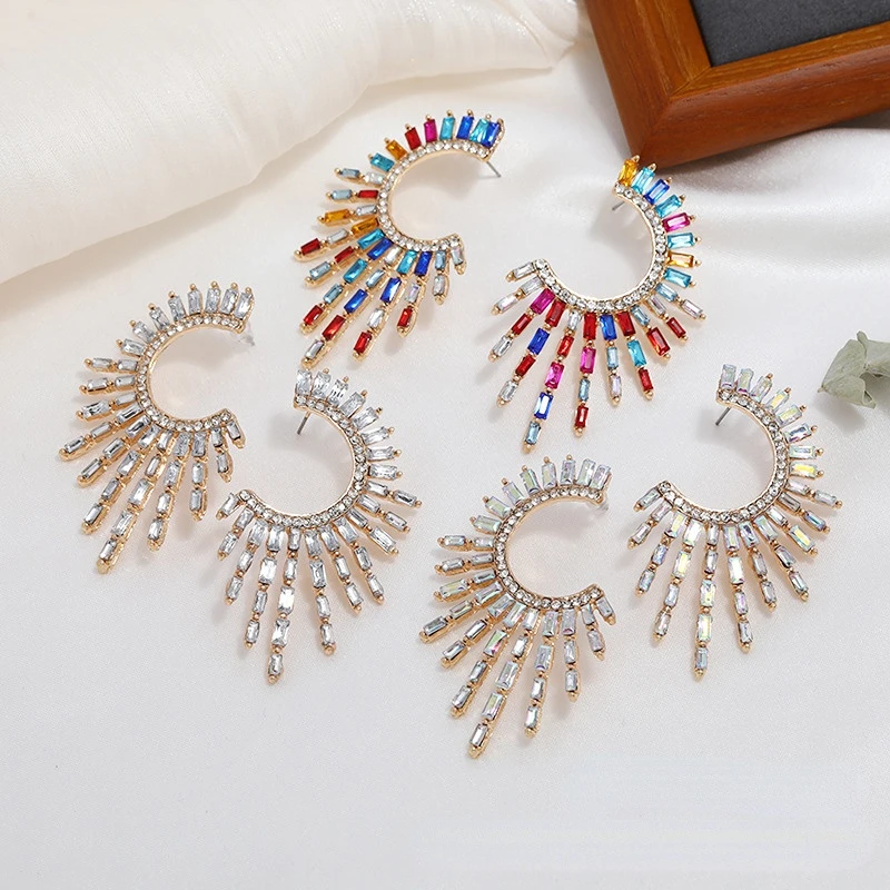 

Fashion Geometric Hollow Out Crystal Earrings for Women Vintage Half Sun Flower Ear Studs Exaggerate Personality Jewelry Gift